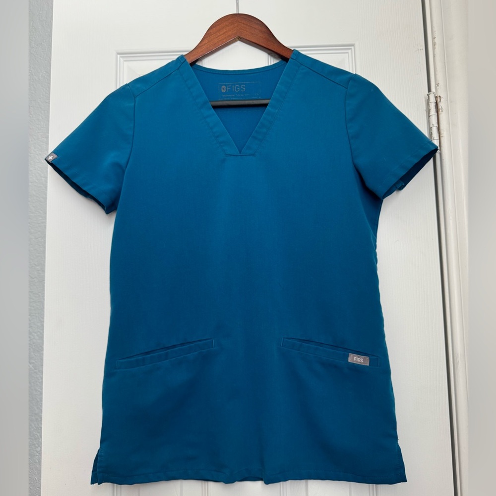 Figs Casma Three-pocket Scrub Top, Alps Blue XXS